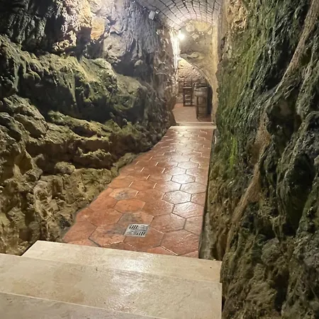 Oda ve Kahvaltı Mandrire Usini