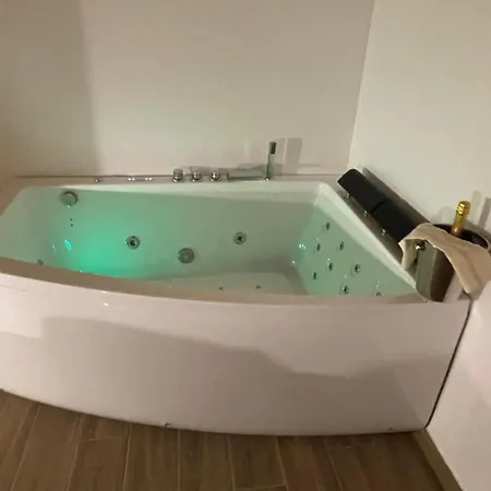 Oda ve Kahvaltı Mandrire 4*