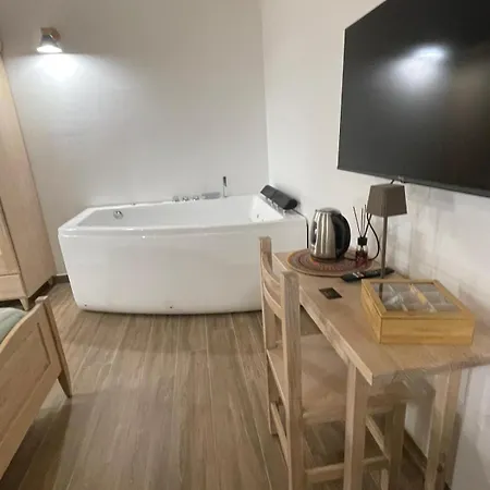 Oda ve Kahvaltı Mandrire 4*